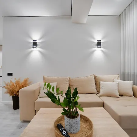 Apartment Modern 2-br Balcony-view With Coffee Station And - Grandstay *