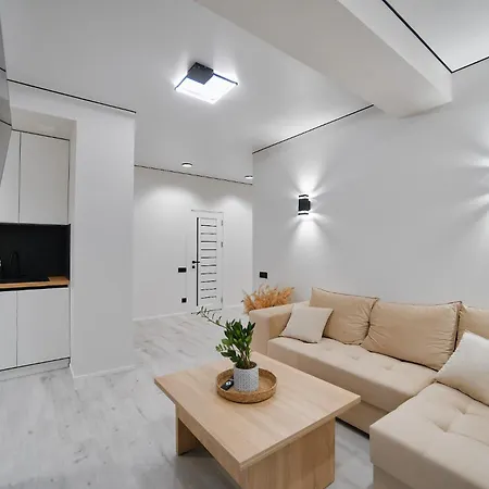 Apartment Modern 2-br Balcony-view With Coffee Station And - Grandstay Chisinau